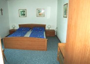 Schlafzimmer, Wohnung B